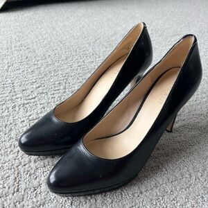 VTG Nine West black heels, 8, very good used condition, circa 2010